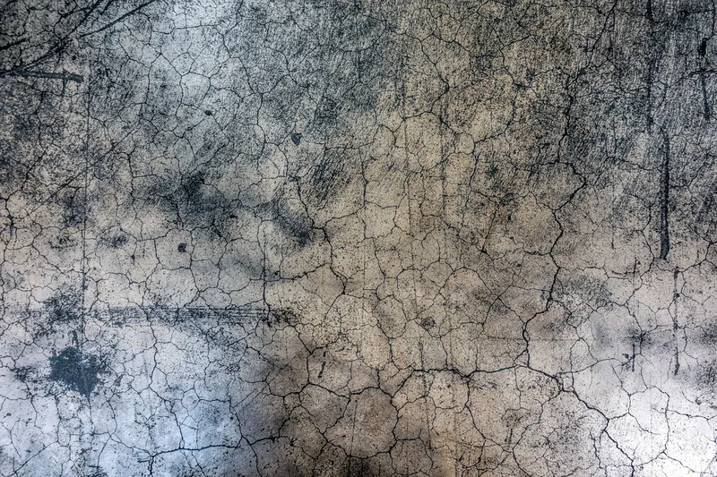 Comment puis-je rendre étanche une fissure sur mon mur extérieur ?